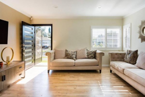 Encino Oasis for families 3 bedrooms and private playground